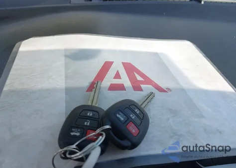 2016 Toyota Corolla Le z USA, uszkodzony, nr VIN 2T1BURHEXGC618640